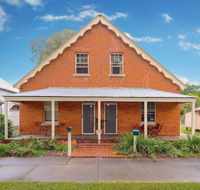 Eliza 1875 Red Brick Duplex Townhouse - Tourism Hervey Bay