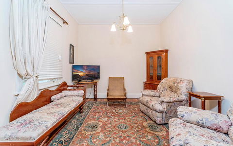 Eliza 1875 Red Brick Duplex Townhouse - Tourism Hervey Bay 2