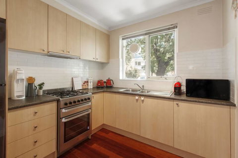 Elle Apartments By Ready Set Host - Tourism Hervey Bay 3