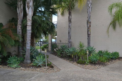 ELSINOR Townhouse 10 Mulwala - Hervey Bay Accommodation 3
