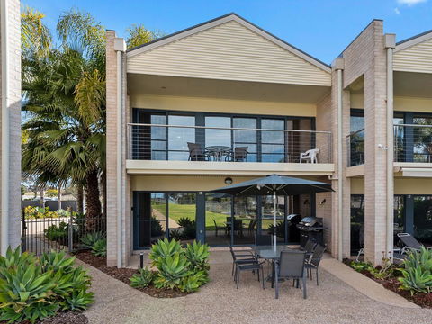 ELSINOR Townhouse 3 Mulwala - Hervey Bay Accommodation 0