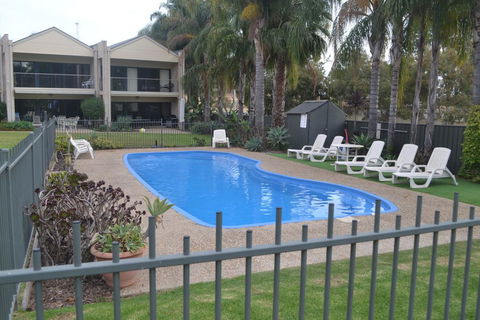 ELSINOR Townhouse 4 Mulwala - Hervey Bay Accommodation 2