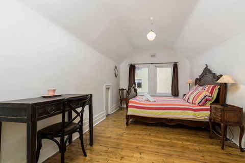 Elwood Eclectic Gem - Tourism Hervey Bay 3