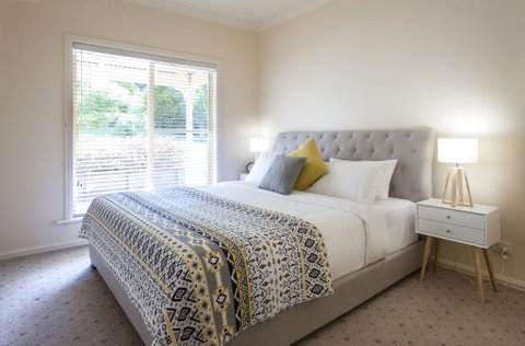Emerald Cottage - Hervey Bay Accommodation 0