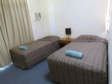 Emerald Gardens Motel & Apartments - Hervey Bay Accommodation 2