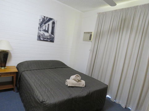 Emerald Gardens Motel & Apartments - Hervey Bay Accommodation 3