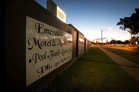 Emerald Gardens Motel & Apartments - Hervey Bay Accommodation 0