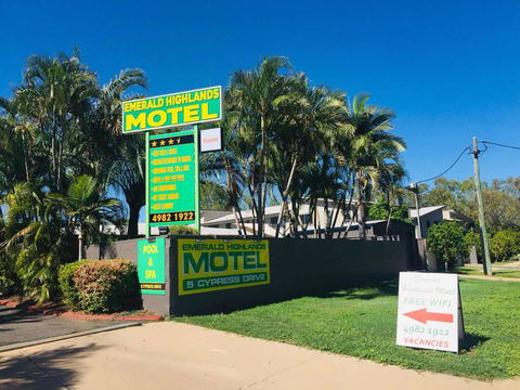 Emerald Highlands Motel - Hervey Bay Accommodation 0