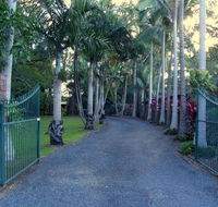 Emerald Tropical Palms B  B - Tourism Hervey Bay