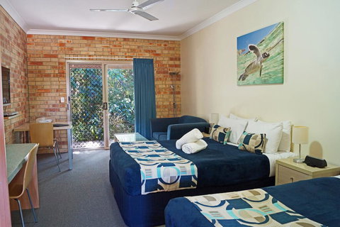 Emeraldene Inn & Eco-Lodge - Hervey Bay Accommodation 1