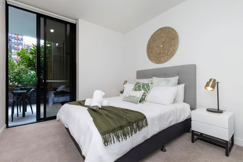 Emp - Work Remotely While Enjoying Your Stay - Hervey Bay Accommodation 2