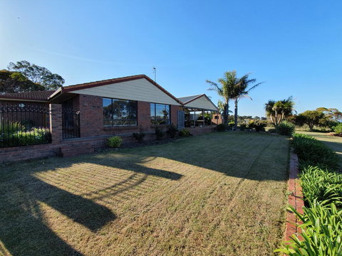 EP Getaway - Hervey Bay Accommodation 0