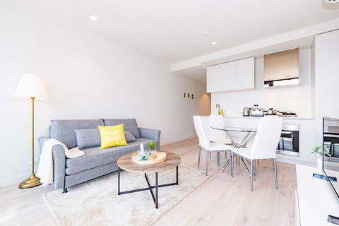 EQ Tower Luxury 1 Bedroom Central Melbourne - Tourism Hervey Bay 1