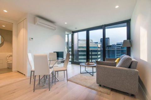 EQ Tower Luxury 1 Bedroom Central Melbourne - Tourism Hervey Bay 0