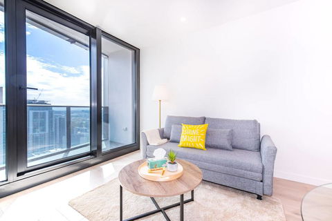 EQ Tower Luxury 1 Bedroom Central Melbourne - Tourism Hervey Bay 2