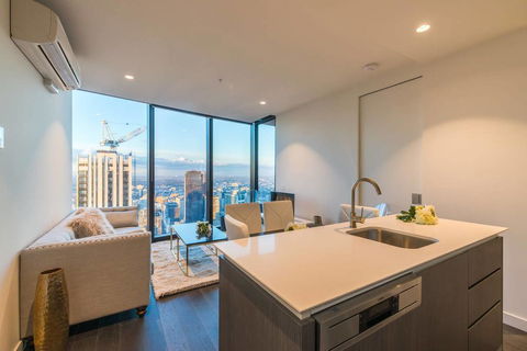 EQ Tower Luxury 2 Bedroom Skyline CBD Apartment - Tourism Hervey Bay 0