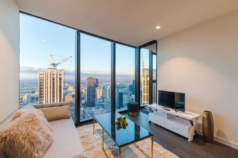 EQ Tower Luxury 2 Bedroom Skyline CBD Apartment - Tourism Hervey Bay 2