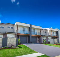 Escape At Nobbys Executive Townhouse 1 74 Pacific Drive - Tourism Hervey Bay