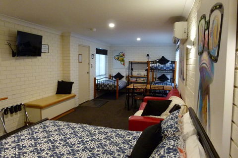 Esk Wivenhoe Motor Inn - Hervey Bay Accommodation 3