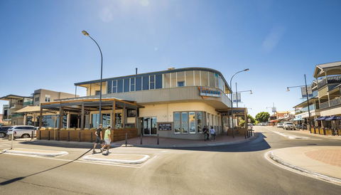 Esplanade Hotel Adelaide - Tourism Hervey Bay 0