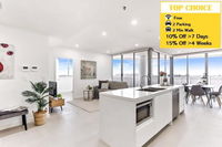 ESQ Astonishing 3BD Apartment 1 min from Train Station