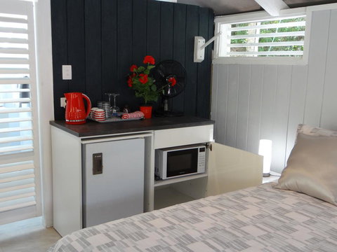 Eumundi Yacht Club B&B - Hervey Bay Accommodation 2