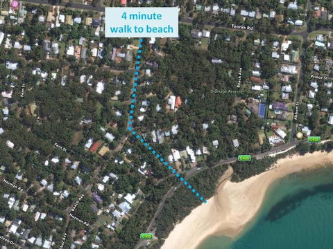EVERGREEN BEACH HOUSE - Hervey Bay Accommodation 3