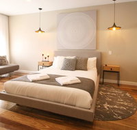 EVOLVE Near Adelaide CBD - Netflix / Wine / Lock up Garage - Hervey Bay Accommodation
