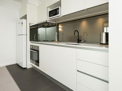 Executive Luxury Apartment - Tourism Hervey Bay 1