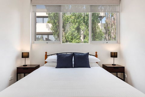 Explore Melbourne From A Convenient South Yarra Pad - Hervey Bay Accommodation 1