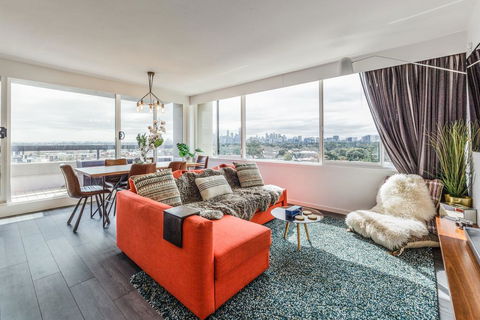 Exquisite 2 Bed Apartment With Beach & City Views - Hervey Bay Accommodation 0