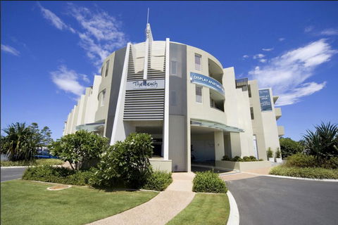 EXTRA LARGE 2 Bed Apartment - 3 Pools And Spa - Mountain View - BEACHFRONT LOCATION CABARITA BEACH - Tourism Hervey Bay 1