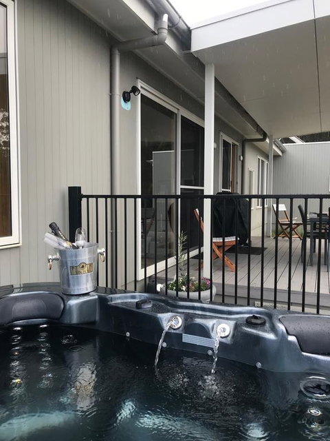 Fairwinds Tasmania - Hervey Bay Accommodation 2