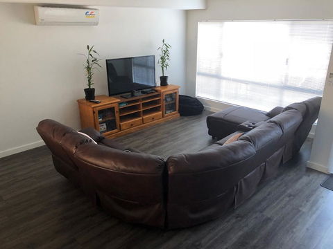 Falcon Bay 4x4 Townhouse - Hervey Bay Accommodation 0