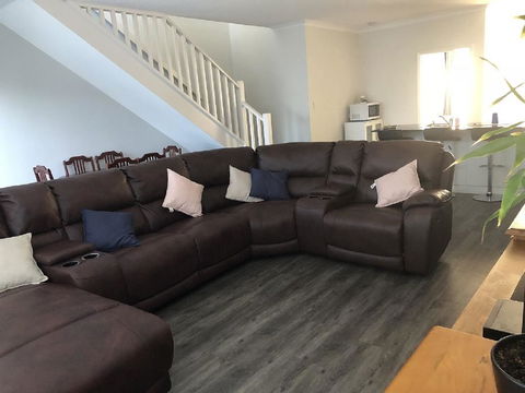Falcon Bay 4x4 Townhouse - Hervey Bay Accommodation 3