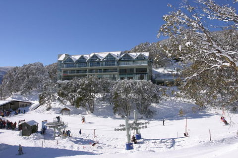Falls Creek Country Club - Tourism Hervey Bay 0