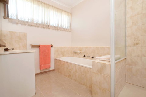 FAMILY GETAWAY - DROMANA - Tourism Hervey Bay 1