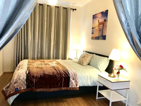 Family Home In Prime Location Melbourne - Hervey Bay Accommodation 0