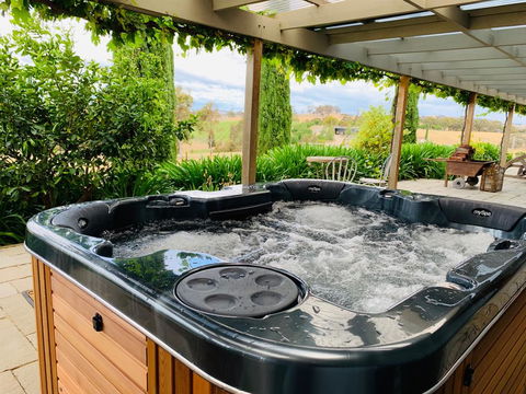 Farmer Smith Estate - Sunrise Retreat - Tourism Hervey Bay 1
