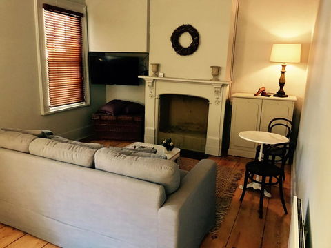 Fig Cafe And Accommodation - Hervey Bay Accommodation 2