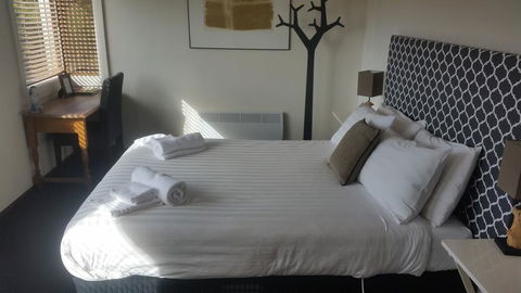 Fish Creek Hotel - Tourism Hervey Bay 2