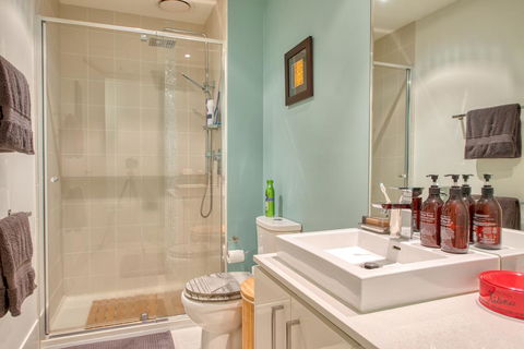 Fitzroy Lifestyle 1 Bed With Pool, Spa, Sauna & Gym - Tourism Hervey Bay 3