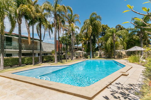 Flag Motor Lodge - Tourism Hervey Bay 2