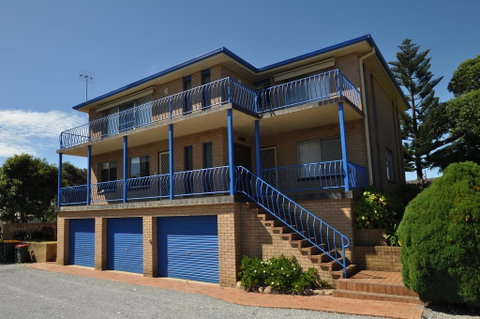 Flat 1-3 Bay Lane - Hervey Bay Accommodation 0