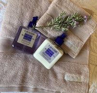 Flowerdale White House - Hervey Bay Accommodation