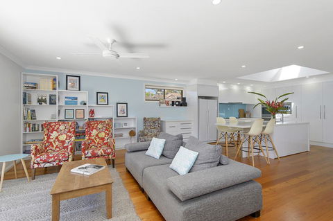 Flynns Beach Retreat - Tourism Hervey Bay 3