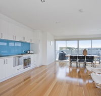 Four Kings Apartment - Deluxe 2br 3 - Tourism Hervey Bay