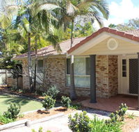 FRANGIPANI BEACH HOUSE - PET FRIENDLY 22 Belbourie Cres Boomerang Beach - Hervey Bay Accommodation