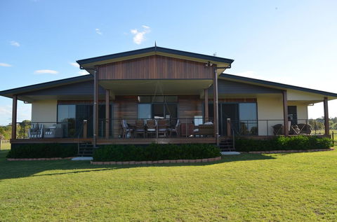 Fraser Views Bed And Breakfast - Hervey Bay Accommodation 0
