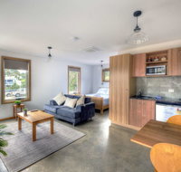 Freycinet Stone Studio 7 - Quartz - Hervey Bay Accommodation